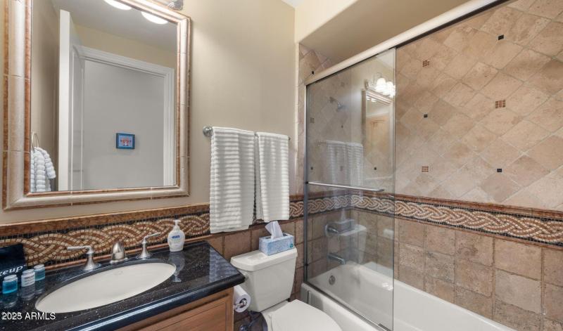 Full Bathroom1