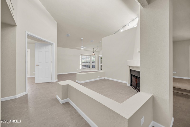 10806 N 11th St-5