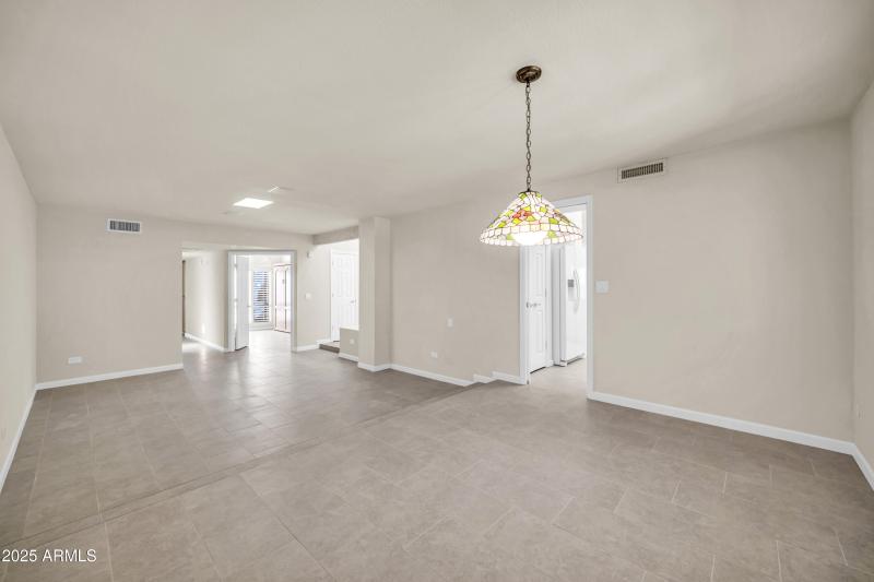 10806 N 11th St-6