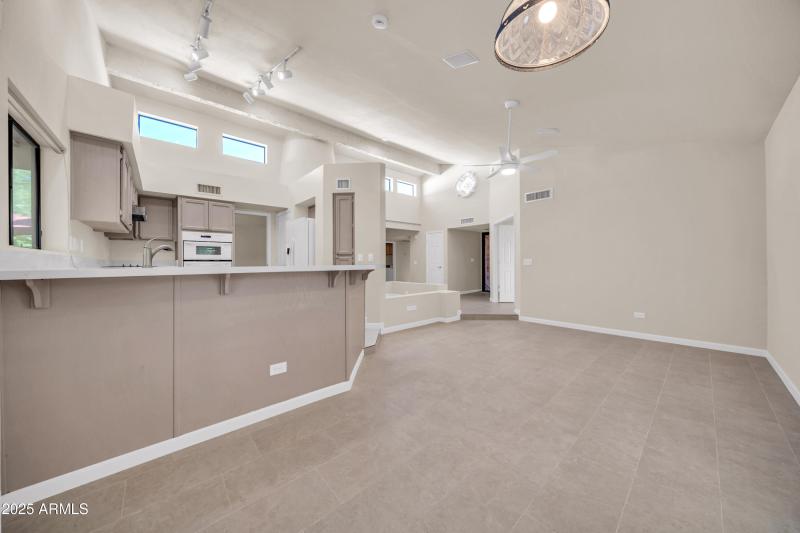 10806 N 11th St-8