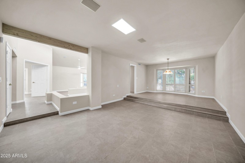 10806 N 11th St-10
