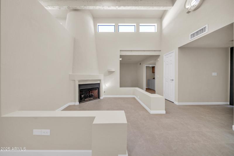 10806 N 11th St-13