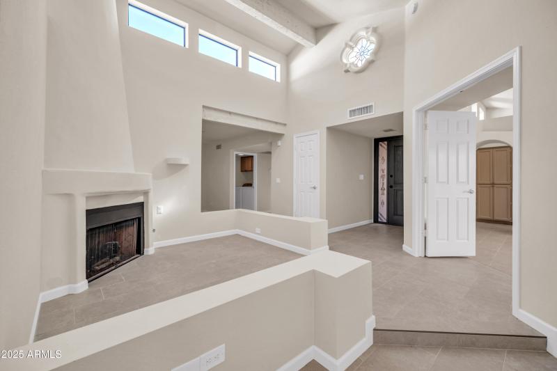 10806 N 11th St-14