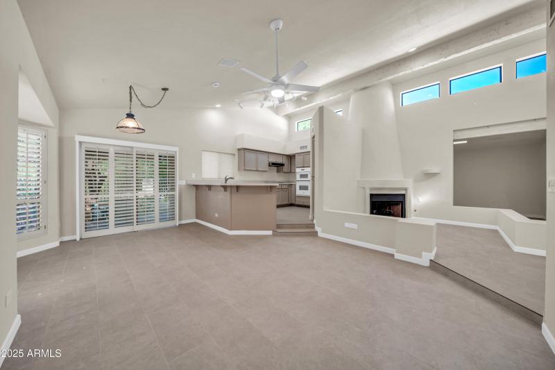 10806 N 11th St-16