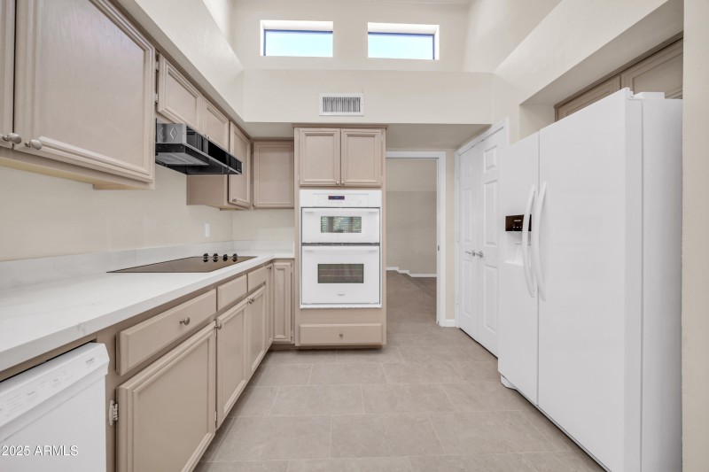 10806 N 11th St-20