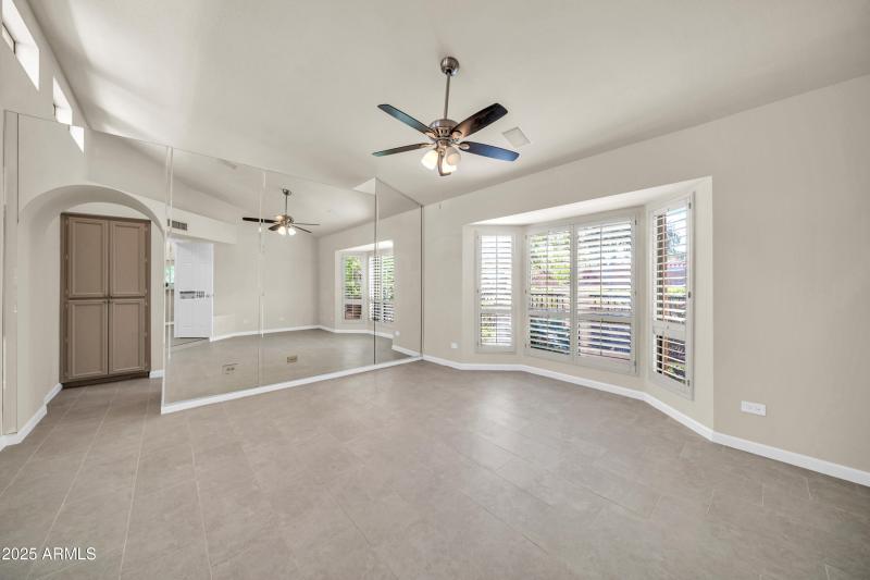 10806 N 11th St-22