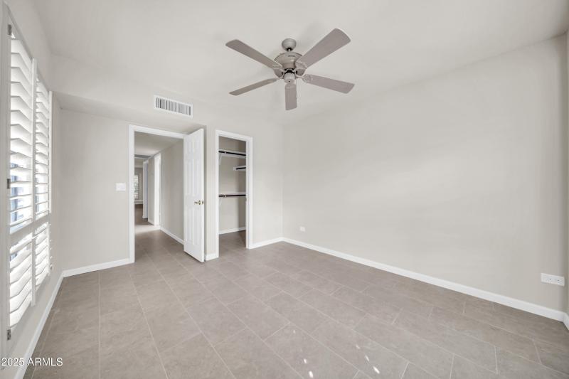 10806 N 11th St-31