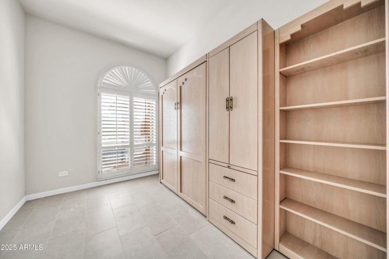 10806 N 11th St-36