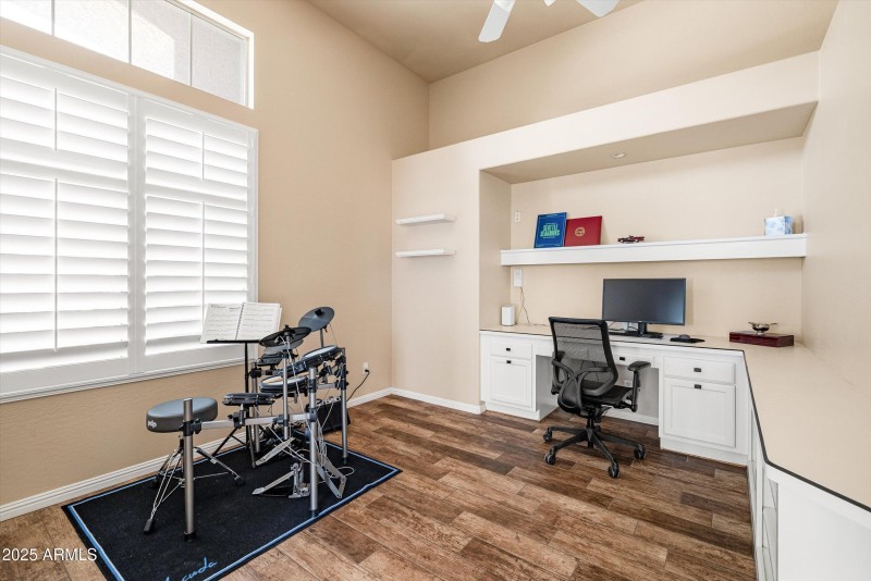Den/Guest Suite
