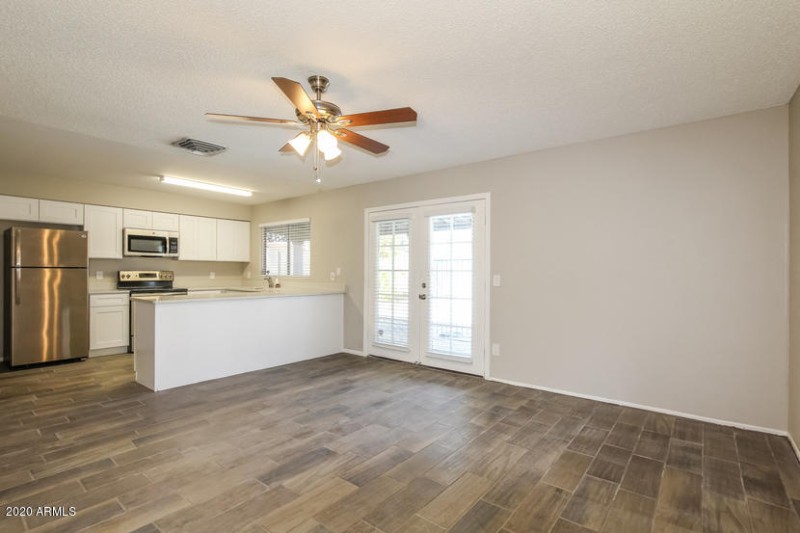 P3212979-03-Formal Dining Area-658880