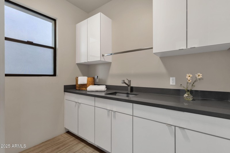042_Laundry Room