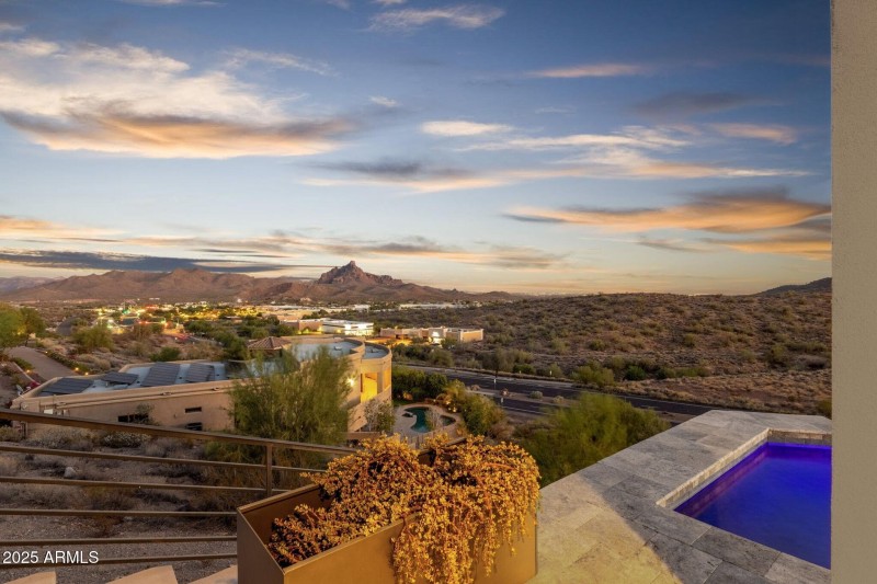 048_Patio Views