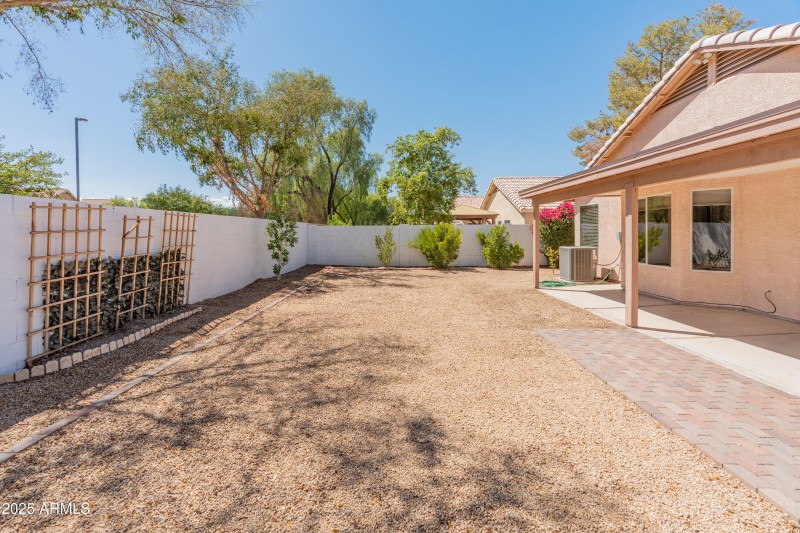 143 W Jasper Dr-29