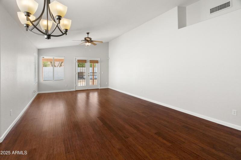 143 W Jasper Dr-26