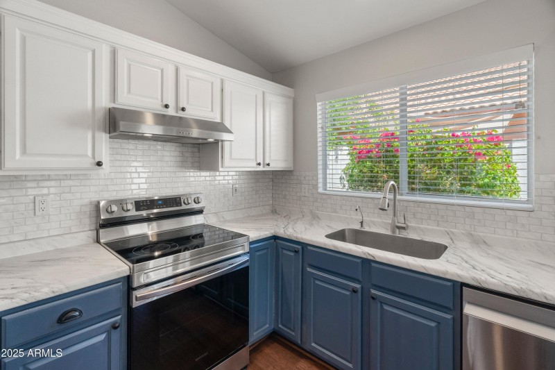 143 W Jasper Dr-23