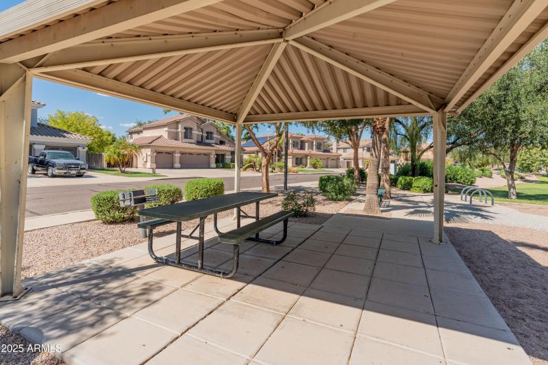 143 W Jasper Dr-40