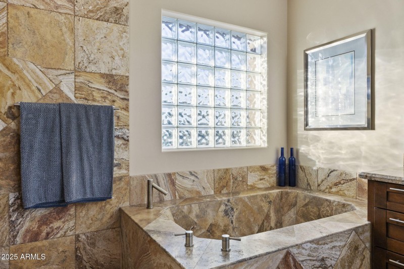 36833 Long Rifle Rd Carefree - 377