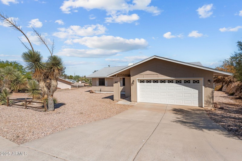 1660 Vista Dr