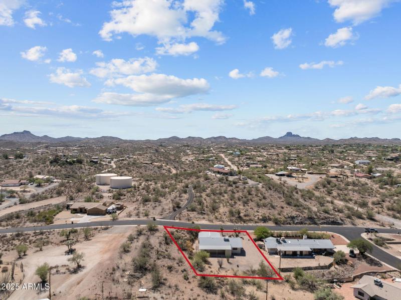 1660 Vista Dr