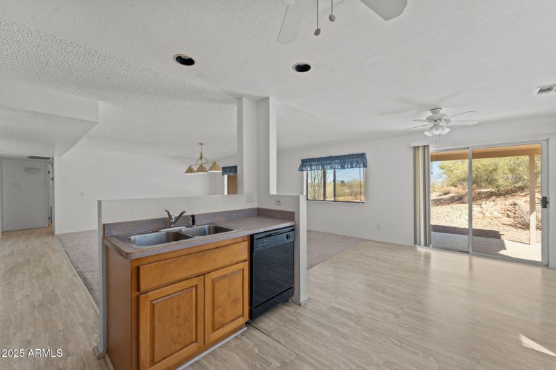 1660 Vista Dr