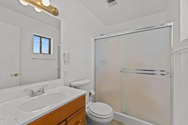 1660 Vista Dr