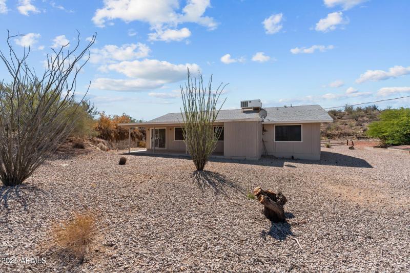 1660 Vista Dr