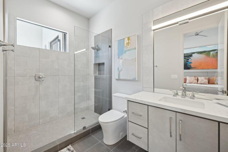 Guest Suite 2 Bath