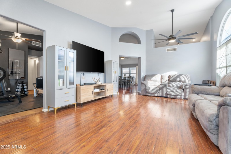 Oen & spacious living