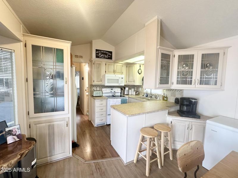 POPULAR U-SHAPED KITCHEN