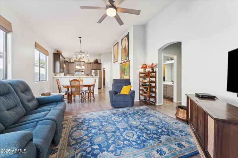 11-011-family-room