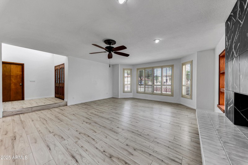 2237 E Captain Dreyfus-25