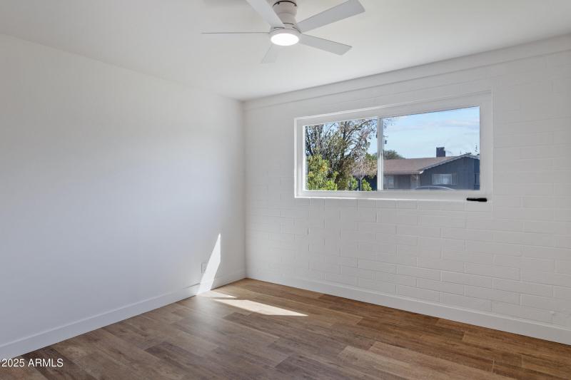 7820 E Loma Land Dr-17