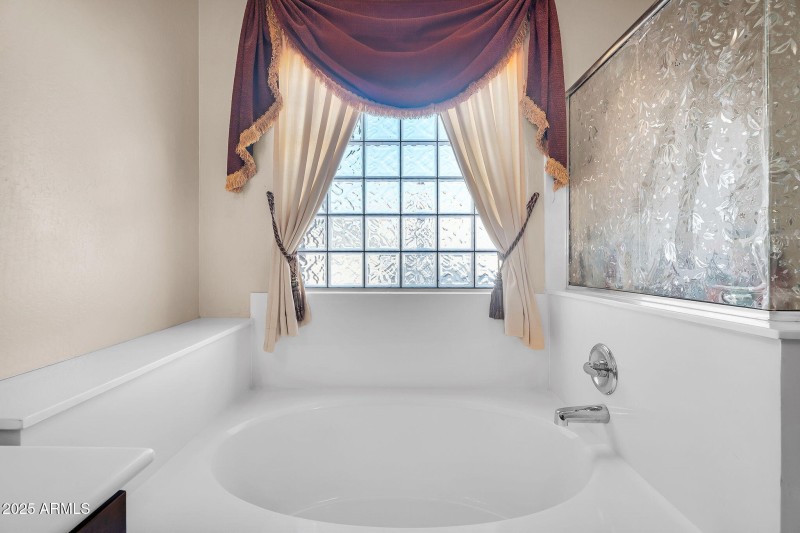 26-web-or-mls-East Sebring-31