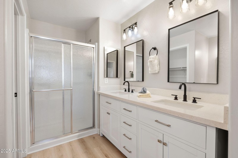 14-Primary Bathroom_1