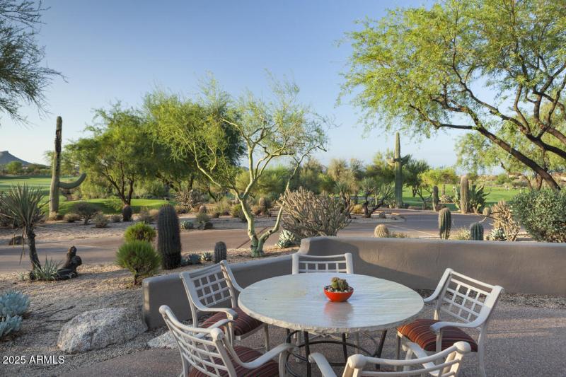 Legend Trail-Cantina patio