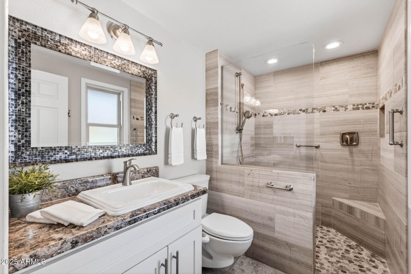Fully updated Primary ensuite Bath