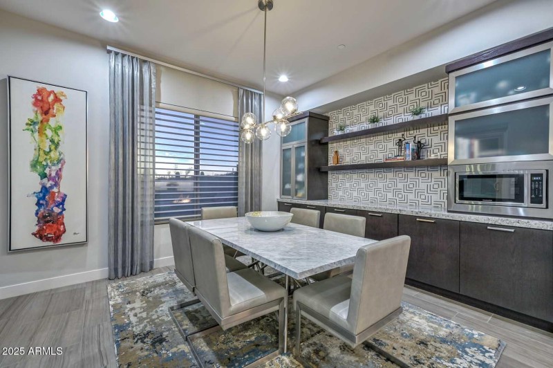 Night-Breakfast Room