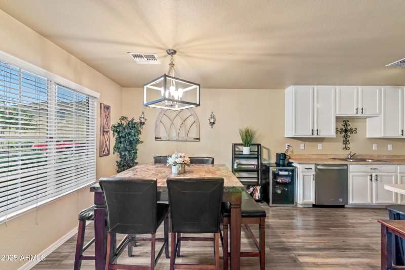 8_878 s huish dr-8