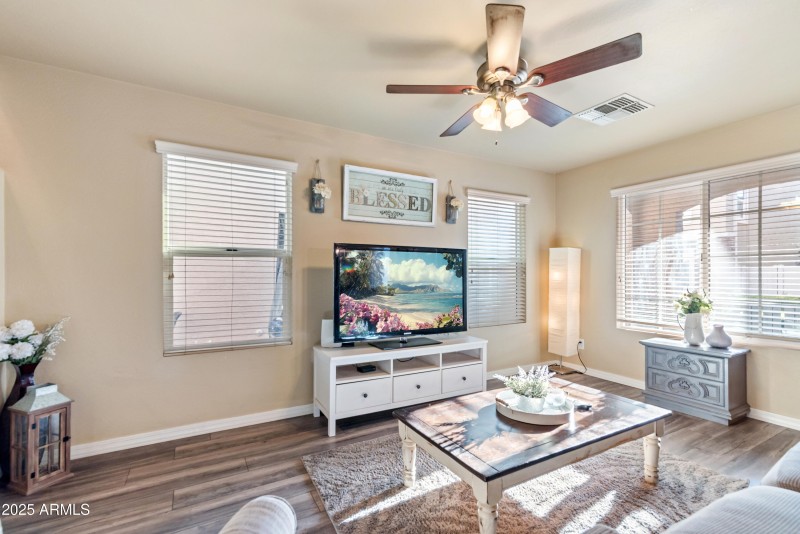 14_878 s huish dr-14