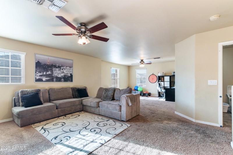 22_878 s huish dr-22