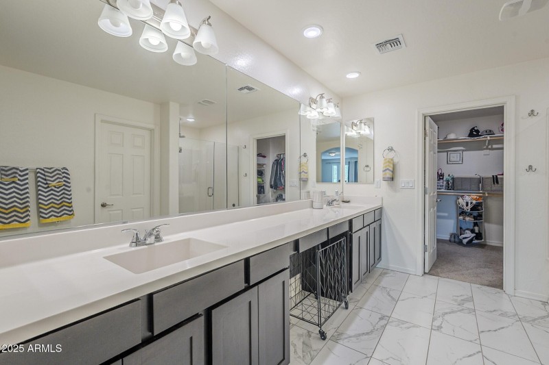 023_Master Bathroom