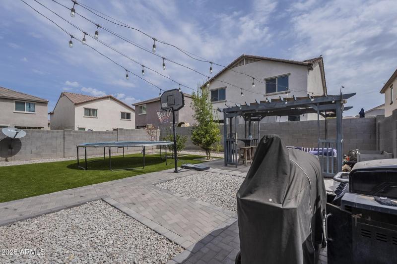 041_Backyard