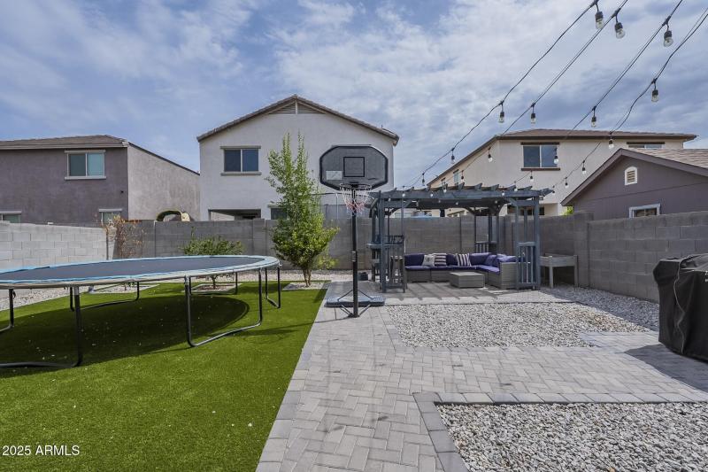 042_Backyard