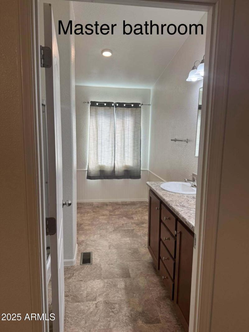 Ranch house master bathroom