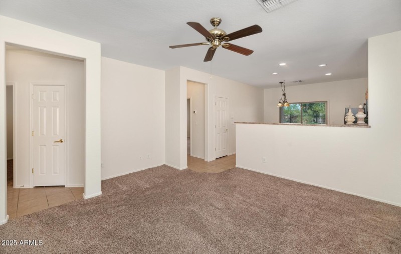 39820 N Mill Creek Ct-large-004-014-3982