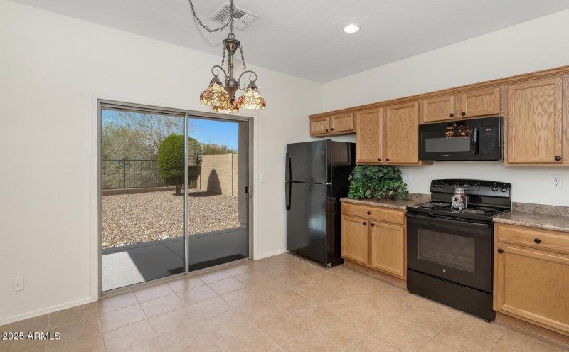 39820 N Mill Creek Ct-large-009-015-3982