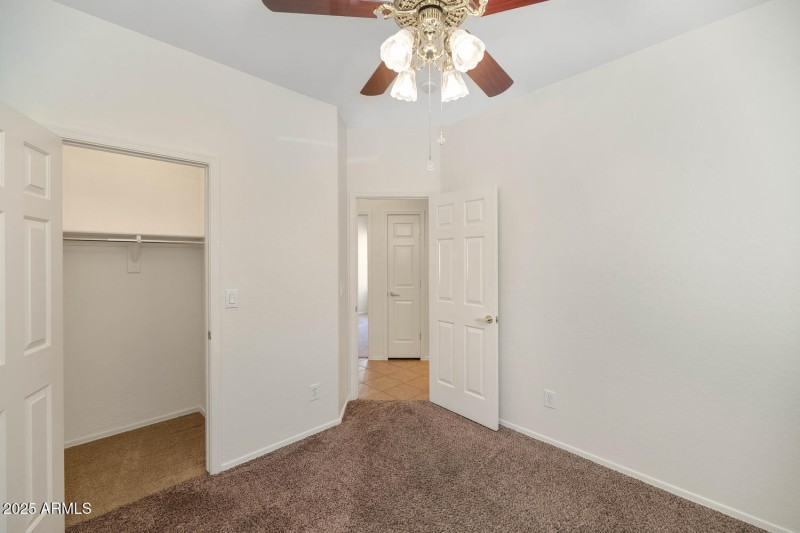 39820 N Mill Creek Ct-large-016-025-3982