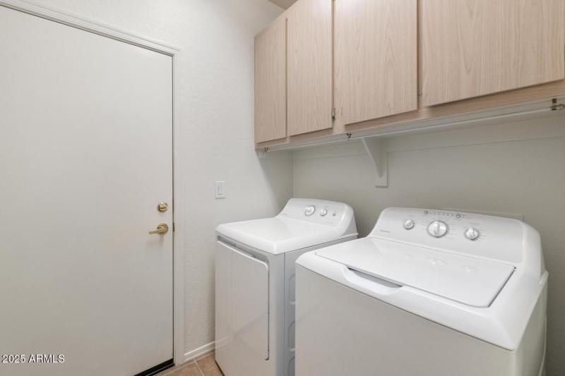 39820 N Mill Creek Ct-large-018-020-3982