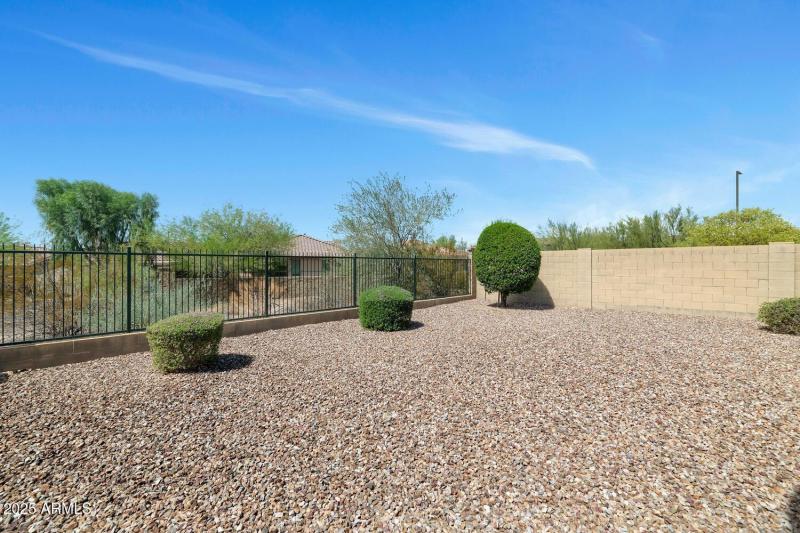 39820 N Mill Creek Ct-large-024-022-3982