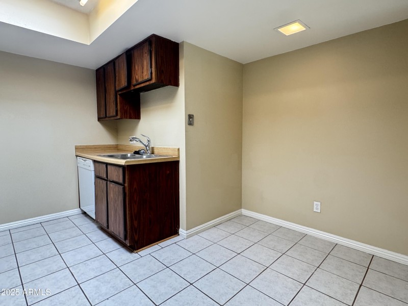 1184DB88-0594-4656-948B-C29F8BA7FC31_1_2